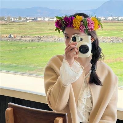 演唱会后台实拍：一线女星与神秘男子同车离开，粉丝集体脱粉